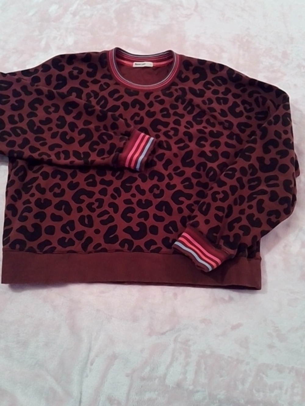 Marine Layer Brown Leopard-Print Crewneck Sweater with Contrast Stripe Trim. L
